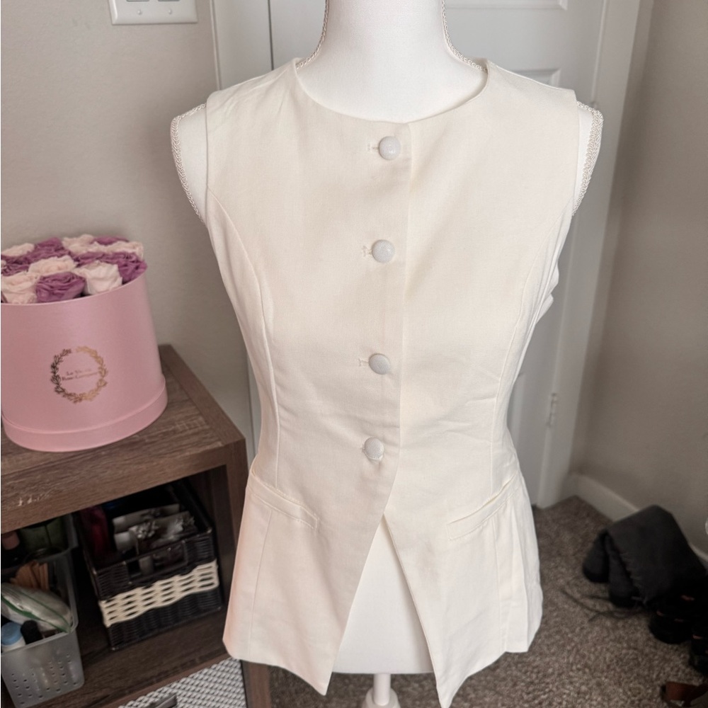 SHEIN Cream Sleeveless Blouse